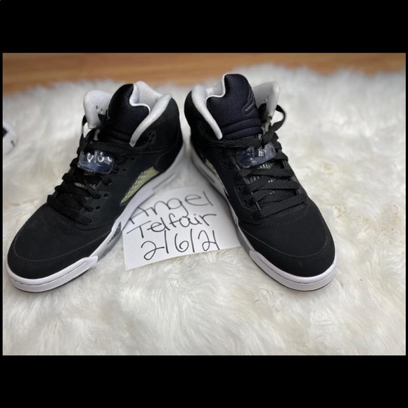 Jordan Retros - Picture 3 of 5